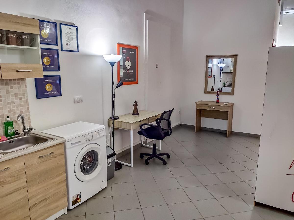 Patras Juliet House Apartment ภายนอก รูปภาพ